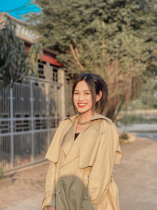 Sau hơn 3 tháng đăng quang, Hoa hậu Đỗ Thị Hà vung tay sắm nhẫn kim cương to vật vã? - Ảnh 4. Sau hơn 3 tháng đăng quang, Hoa hậu Đỗ Thị Hà vung tay sắm nhẫn kim cương to vật vã? - Ảnh 4.