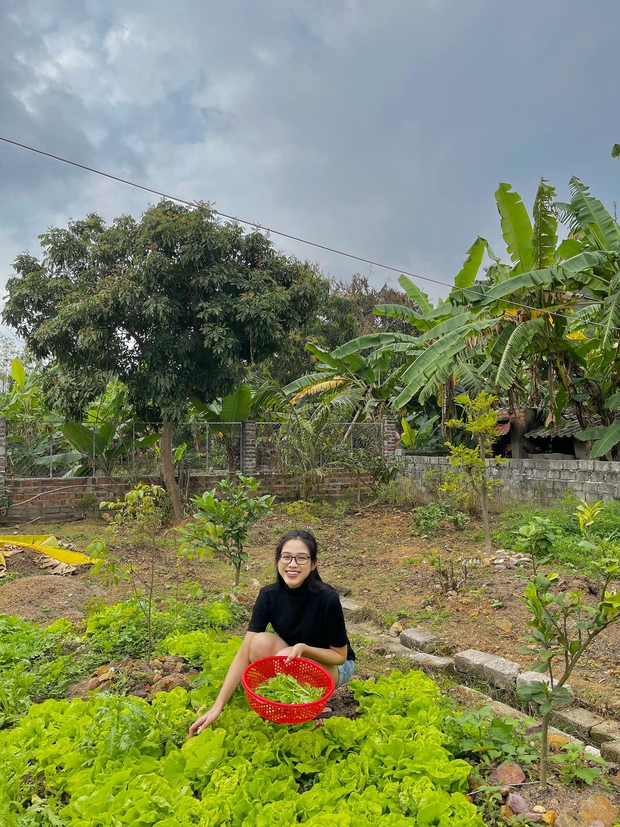 Sau hơn 3 tháng đăng quang, Hoa hậu Đỗ Thị Hà vung tay sắm nhẫn kim cương to vật vã? - Ảnh 7. Sau hơn 3 tháng đăng quang, Hoa hậu Đỗ Thị Hà vung tay sắm nhẫn kim cương to vật vã? - Ảnh 7.
