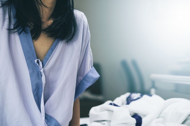 Người phụ nữ 36 tuổi qua đời vì ung thư dạ dày, bác sĩ khuyến cáo tránh uống rượu và ăn 6 loại thực phẩm sau trước khi đi ngủ - Ảnh 2. Người phụ nữ 36 tuổi qua đời vì ung thư dạ dày, bác sĩ khuyến cáo tránh uống rượu và ăn 6 loại thực phẩm sau trước khi đi ngủ - Ảnh 2.