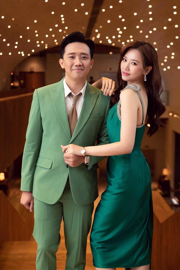 Trấn Thành tạo trend từ Bố Già: Chỉnh Hari Won xoay như chong chóng, xem thành quả ăn mặc và tóc tai mà choáng! - Ảnh 6. Trấn Thành tạo trend từ Bố Già: Chỉnh Hari Won xoay như chong chóng, xem thành quả ăn mặc và tóc tai mà choáng! - Ảnh 6.