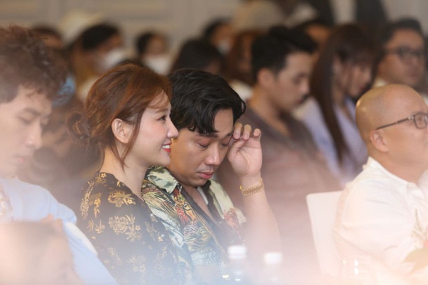 Hari Won: Bố Già được chiết xuất nhiều từ bố của anh Trấn Thành. Bố ở ngoài sao thì lên phim y như vậy - Ảnh 6. Hari Won: Bố Già được chiết xuất nhiều từ bố của anh Trấn Thành. Bố ở ngoài sao thì lên phim y như vậy - Ảnh 6.