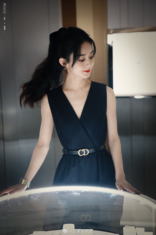 Triệu Lệ Dĩnh leo top tìm kiếm Weibo vì sự kiện tối nay: Visual trở lại thời kỳ đỉnh cao, cân luôn cả cam thường không PTS - Ảnh 11. Triệu Lệ Dĩnh leo top tìm kiếm Weibo vì sự kiện tối nay: Visual trở lại thời kỳ đỉnh cao, cân luôn cả cam thường không PTS - Ảnh 11.