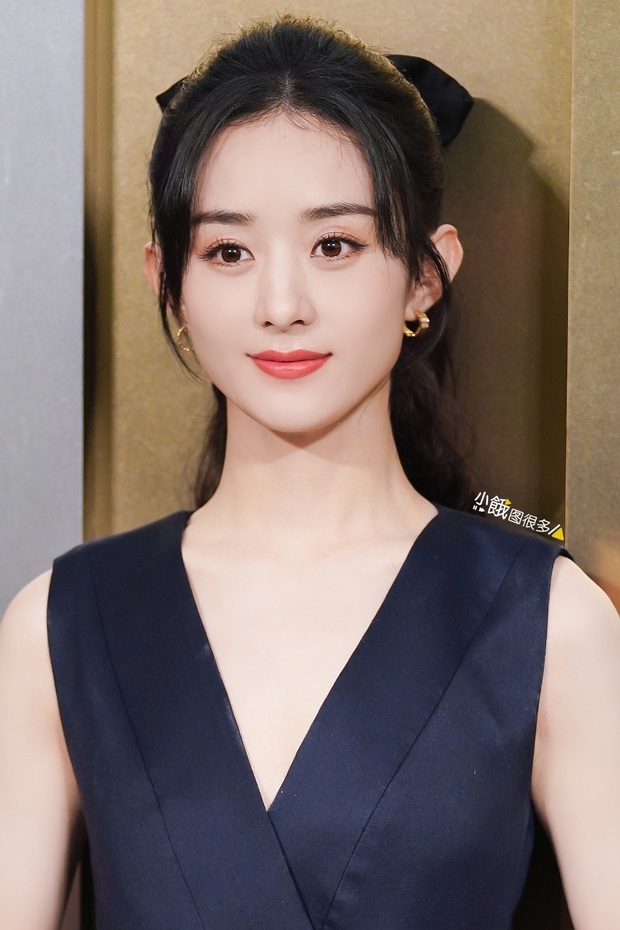 Triệu Lệ Dĩnh leo top tìm kiếm Weibo vì sự kiện tối nay: Visual trở lại thời kỳ đỉnh cao, cân luôn cả cam thường không PTS - Ảnh 12. Triệu Lệ Dĩnh leo top tìm kiếm Weibo vì sự kiện tối nay: Visual trở lại thời kỳ đỉnh cao, cân luôn cả cam thường không PTS - Ảnh 12.