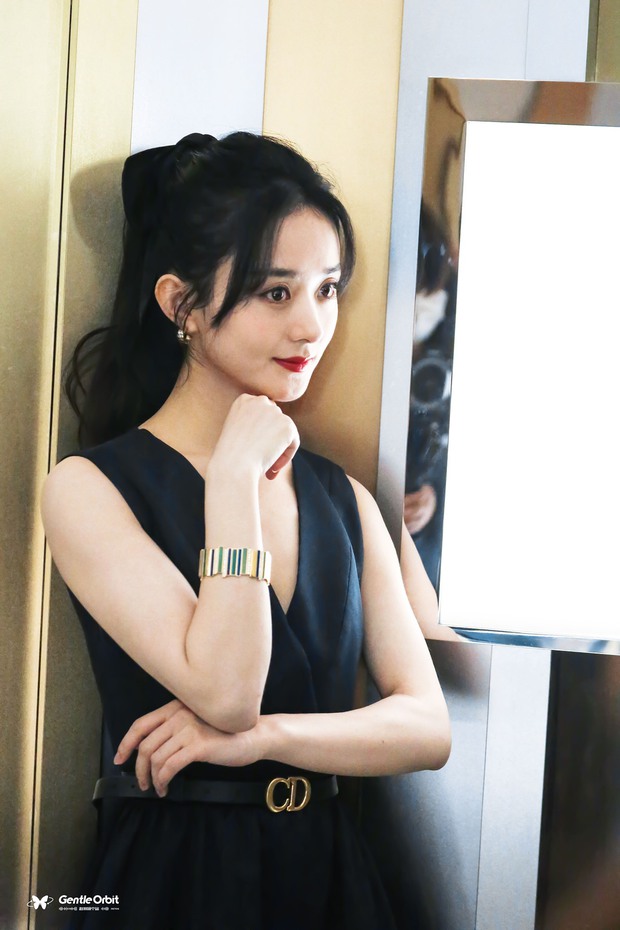 Triệu Lệ Dĩnh leo top tìm kiếm Weibo vì sự kiện tối nay: Visual trở lại thời kỳ đỉnh cao, cân luôn cả cam thường không PTS - Ảnh 10. Triệu Lệ Dĩnh leo top tìm kiếm Weibo vì sự kiện tối nay: Visual trở lại thời kỳ đỉnh cao, cân luôn cả cam thường không PTS - Ảnh 10.
