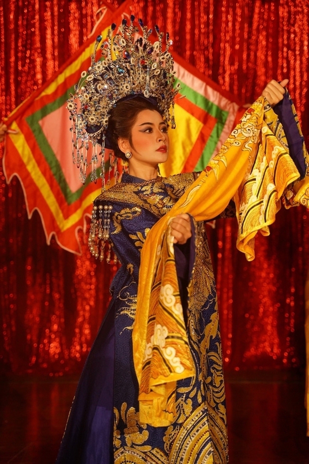 Chi Pu bật khóc khi nhìn thấy bài báo đàn chị Mỹ Tâm khen ngợi giọng hát và hàng loạt lời khen tiến bộ trong âm nhạc đúng ngày 8/3 - Ảnh 8. Chi Pu bật khóc khi nhìn thấy bài báo đàn chị Mỹ Tâm khen ngợi giọng hát và hàng loạt lời khen tiến bộ trong âm nhạc đúng ngày 8/3 - Ảnh 8.