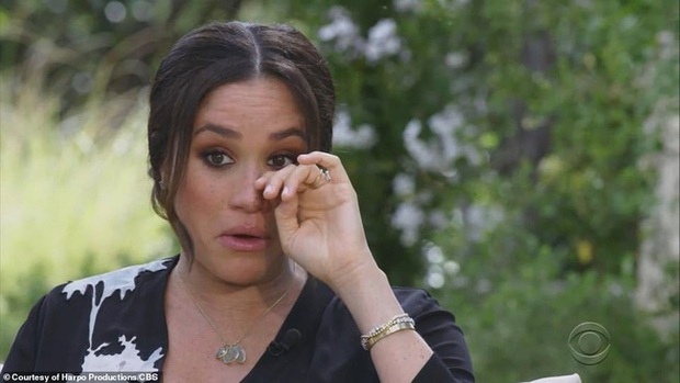 Chiêu trò thâm sâu của Meghan Markle ít ai nhận ra trong cuộc phỏng vấn bom tấn khiến Hoàng gia như ngồi trên đống lửa - Ảnh 3. Chiêu trò thâm sâu của Meghan Markle ít ai nhận ra trong cuộc phỏng vấn bom tấn khiến Hoàng gia như ngồi trên đống lửa - Ảnh 3.
