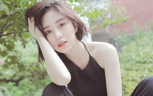 Mina (AOA) bất ngờ lên tiếng về danh tính sao nam nổi tiếng cưỡng hiếp cô, dân tình phẫn nộ vì plot twist quá lú - Ảnh 2. Mina (AOA) bất ngờ lên tiếng về danh tính sao nam nổi tiếng cưỡng hiếp cô, dân tình phẫn nộ vì plot twist quá lú - Ảnh 2.