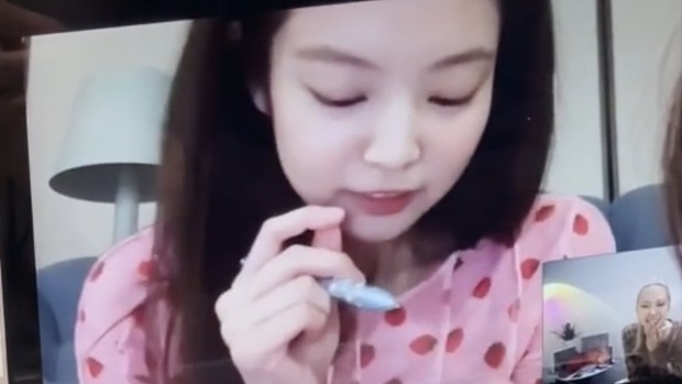BLACKPINK làm gián điệp theo Rosé khắp mọi nơi: Từ hậu trường MV, sân khấu debut cho đến fansign đều không sót buổi nào - Ảnh 8. BLACKPINK làm gián điệp theo Rosé khắp mọi nơi: Từ hậu trường MV, sân khấu debut cho đến fansign đều không sót buổi nào - Ảnh 8.