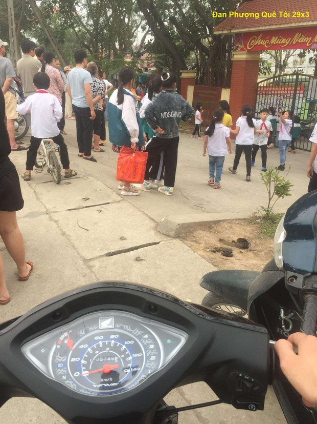 Hà Nội: Nam sinh lớp 9 cầm dao đâm chết bạn học cùng trường - Ảnh 1. Hà Nội: Nam sinh lớp 9 cầm dao đâm chết bạn học cùng trường - Ảnh 1.