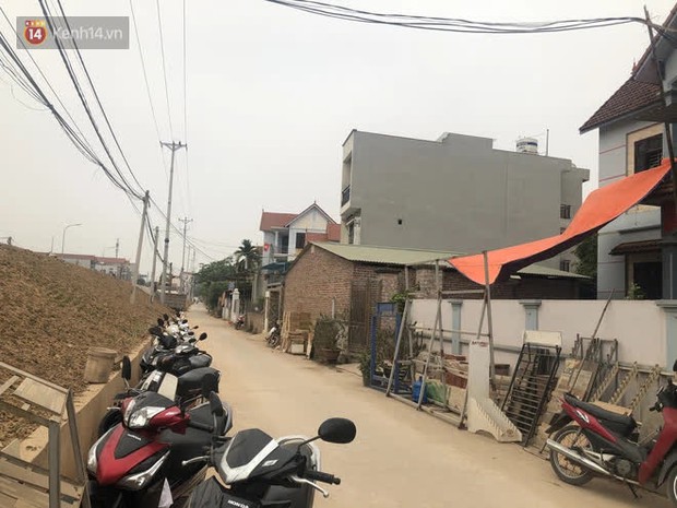 Vụ nam sinh lớp 8 bị bạn học đâm tử vong ở Hà Nội: Mẹ khóc ngất khi biết tin, ông nội về nhà lấy hết tiền cứu cháu nhưng không kịp - Ảnh 1. Vụ nam sinh lớp 8 bị bạn học đâm tử vong ở Hà Nội: Mẹ khóc ngất khi biết tin, ông nội về nhà lấy hết tiền cứu cháu nhưng không kịp - Ảnh 1.