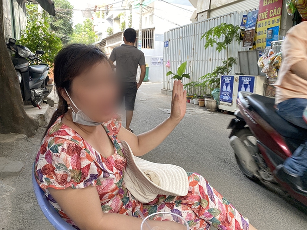 Nhân chứng vụ cô gái 17 tuổi bị bạn trai truy sát ở Gò Vấp: “Cô gái nói đến lấy chứng minh thư sau chia tay thì bị thanh niên cố giết” - Ảnh 2. Nhân chứng vụ cô gái 17 tuổi bị bạn trai truy sát ở Gò Vấp: “Cô gái nói đến lấy chứng minh thư sau chia tay thì bị thanh niên cố giết” - Ảnh 2.