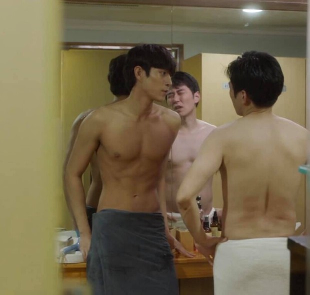 Bỏng mắt với body mlem của Seok Hoon Kim Young Dae, thế mà ở Penthouse không cởi lần nào - Ảnh 2.