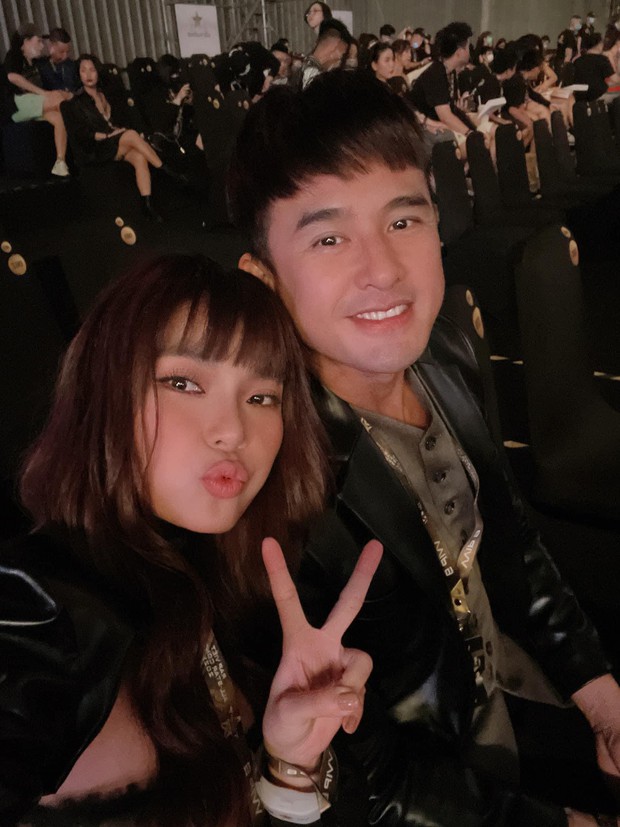 Thảm đỏ Rap Việt Concert: Dế Choắt và dàn sao Vbiz đổ bộ, Lý Nhã Kỳ chuẩn đẳng cấp “chị đẹp” sành điệu! - Ảnh 2.