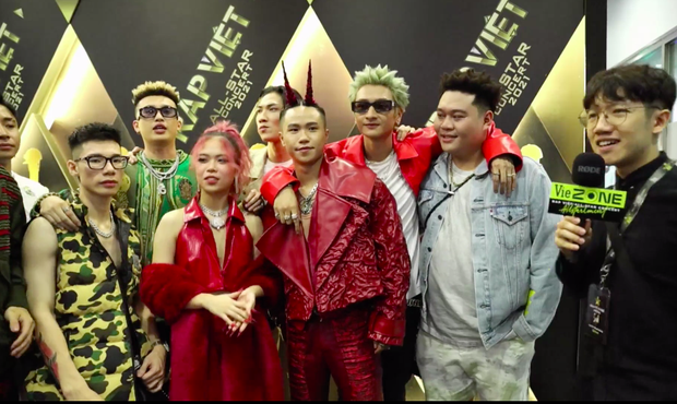 Thảm đỏ Rap Việt Concert: Dế Choắt và dàn sao Vbiz đổ bộ, Lý Nhã Kỳ chuẩn đẳng cấp “chị đẹp” sành điệu! - Ảnh 18.
