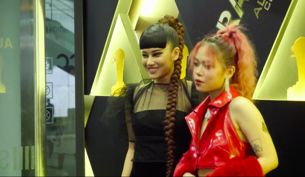 Thảm đỏ Rap Việt Concert: Dế Choắt và dàn sao Vbiz đổ bộ, Lý Nhã Kỳ chuẩn đẳng cấp “chị đẹp” sành điệu! - Ảnh 5.