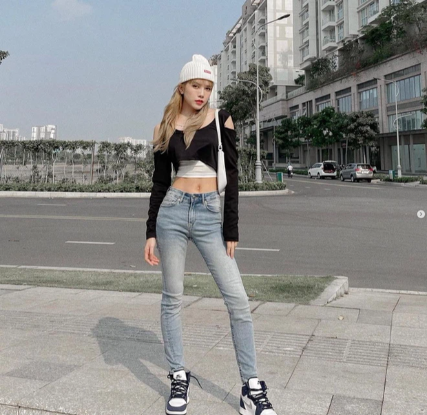 Nhìn Ngọc Trinh mặc streetwear kiểu này, dân mạng chắc phải rút ra vô số kinh nghiệm xương máu đây... - Ảnh 2.