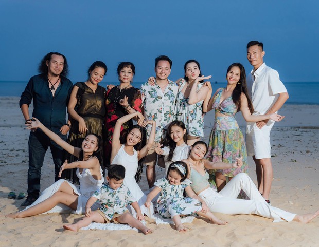 Hết 2 cháu gái thi Hoa hậu, đến con gái Trang Nhung mới 6 tuổi đã được chú ý nhờ nhan sắc gen trội trong tiệc sinh nhật - Ảnh 8. Hết 2 cháu gái thi Hoa hậu, đến con gái Trang Nhung mới 6 tuổi đã được chú ý nhờ nhan sắc gen trội trong tiệc sinh nhật - Ảnh 8.