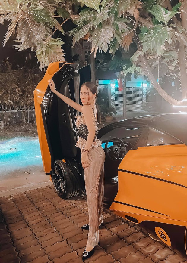 Nữ ca sĩ chi tiền tỷ mời Thái Công làm nội thất: Ở villa 200 tỷ, được chồng đại gia cưng chiều như bà hoàng - Ảnh 2.