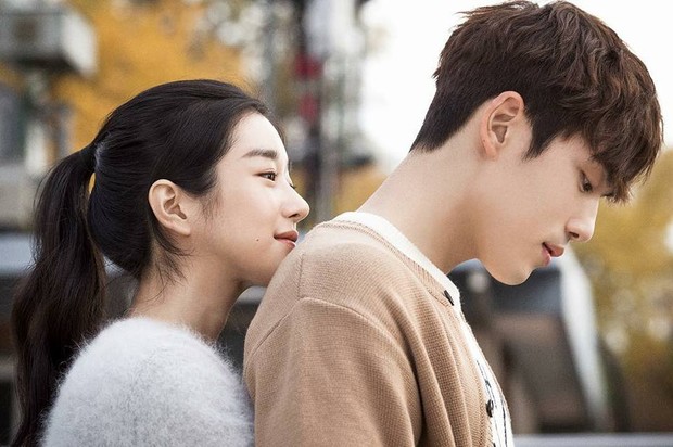 Soi hint Seo Ye Ji và Kim Jung Hyun (Hạ Cánh Nơi Anh) hẹn hò: Nhìn nhau ám muội, hẹn hò đến tặng quà lồ lộ mà không ai hay - Ảnh 5.