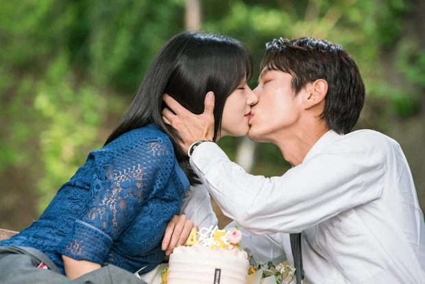 Tình sử rối ren của “điên nữ” Seo Ye Ji: Dính hint từ Yunho đến Lee Jun Ki, yêu anh họ Kim Soo Hyun rồi gây sốc vì mối tình kiểm soát chấn động - Ảnh 6.