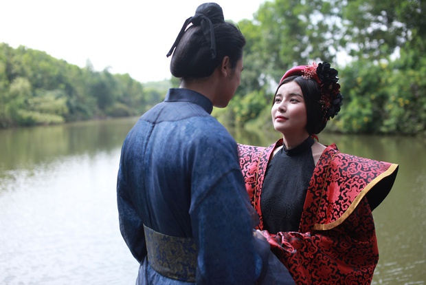 5 tình tiết đỉnh điểm loạn não trong Kiều của Mai Thu Huyền: Thúc Sinh trả thù Hoạn Thư bằng cách ân ái với vợ trước mặt Thúy Kiều? - Ảnh 4.