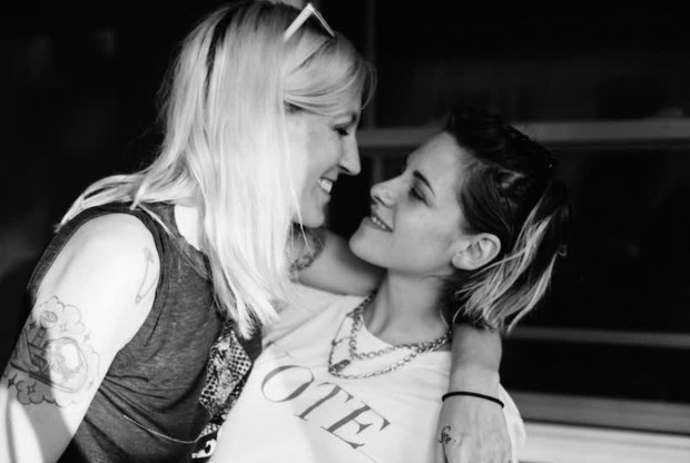Rộ tin Kristen Stewart (Chạng Vạng) chia tay bạn gái sau 1 năm hẹn hò vì ngoại tình với nữ diễn viên phim Thor - Ảnh 6. Rộ tin Kristen Stewart (Chạng Vạng) chia tay bạn gái sau 1 năm hẹn hò vì ngoại tình với nữ diễn viên phim Thor - Ảnh 6.