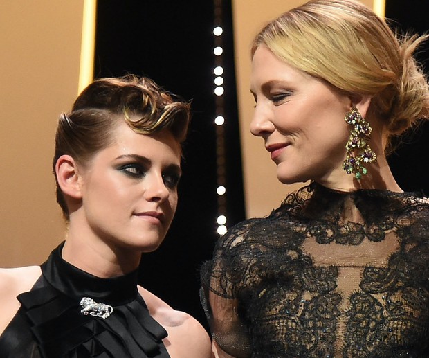 Rộ tin Kristen Stewart (Chạng Vạng) chia tay bạn gái sau 1 năm hẹn hò vì ngoại tình với nữ diễn viên phim Thor - Ảnh 4. Rộ tin Kristen Stewart (Chạng Vạng) chia tay bạn gái sau 1 năm hẹn hò vì ngoại tình với nữ diễn viên phim Thor - Ảnh 4.