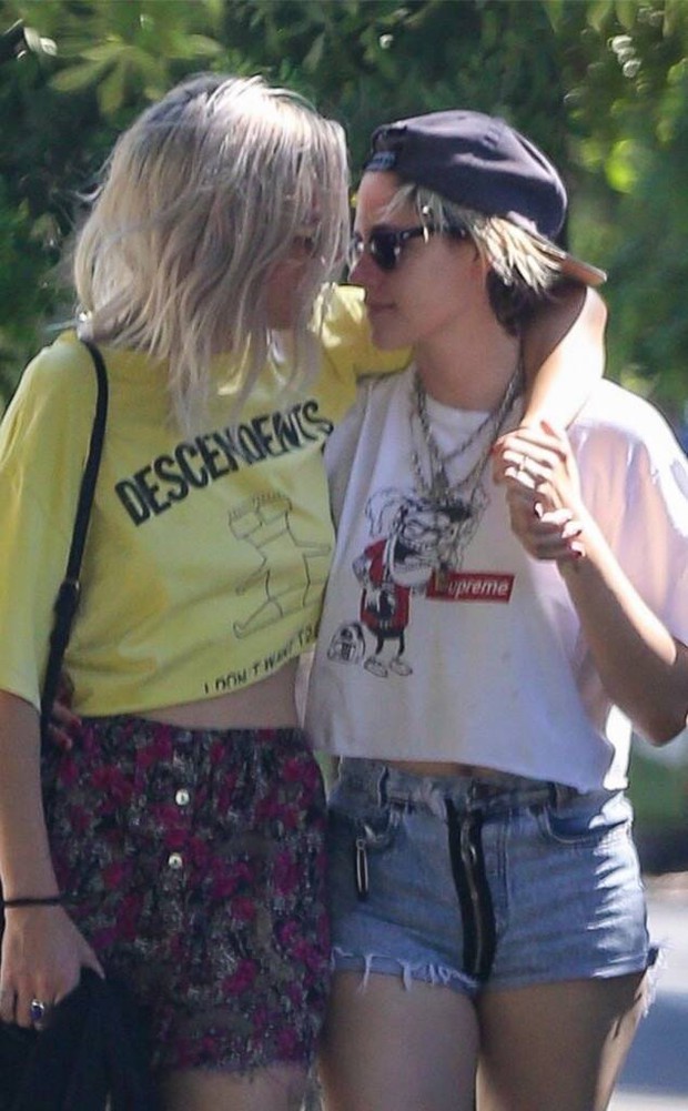 Rộ tin Kristen Stewart (Chạng Vạng) chia tay bạn gái sau 1 năm hẹn hò vì ngoại tình với nữ diễn viên phim Thor - Ảnh 7. Rộ tin Kristen Stewart (Chạng Vạng) chia tay bạn gái sau 1 năm hẹn hò vì ngoại tình với nữ diễn viên phim Thor - Ảnh 7.
