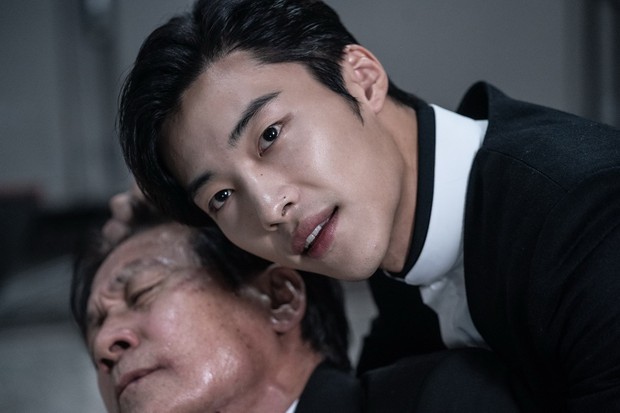 Bàn Tay Diệt Quỷ: Park Seo Joon ơi, anh đang làm cái gì thế này? - Ảnh 6.