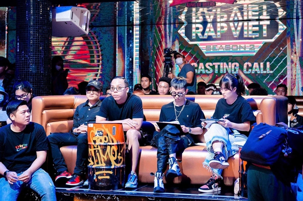 Hé lộ sân khấu casting Rap Việt mùa 2, bộ đôi Touliver - Rhymastic tập trung cao độ - Ảnh 6.