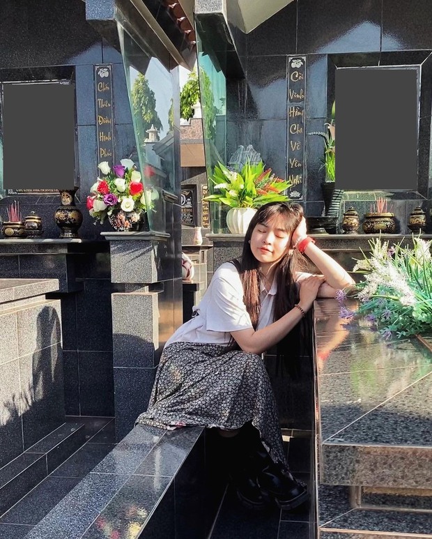 Gây tranh cãi vì loạt ảnh tạo dáng ở bia mộ người thân, Khánh Vân lên tiếng: Đã tham khảo ảnh nghệ sĩ đi tảo mộ - Ảnh 3. Gây tranh cãi vì loạt ảnh tạo dáng ở bia mộ người thân, Khánh Vân lên tiếng: Đã tham khảo ảnh nghệ sĩ đi tảo mộ - Ảnh 3.