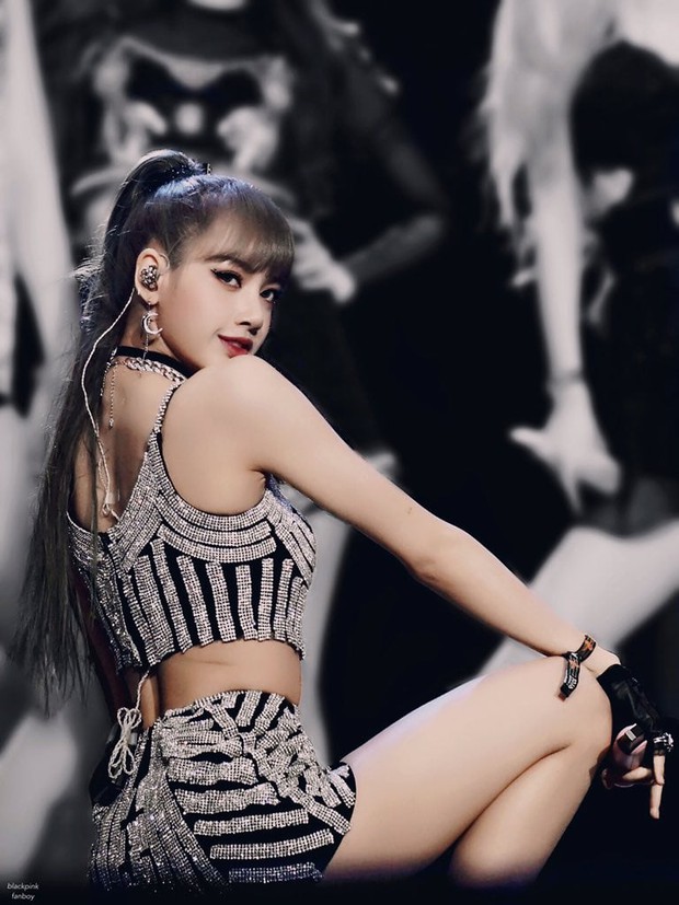 Coachella chính là thời kỳ “huyền thoại” nhan sắc của Lisa: Body và visual lu mờ cả 3 “mẩu” BLACKPINK, người Mỹ cũng phải gọi là “nữ thần tóc mái” - Ảnh 4.