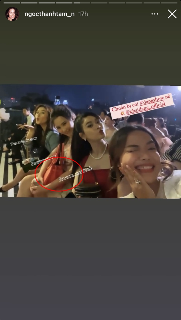 Phu nhân Tổng giám đốc Phan Thành đi chơi mảnh với hội chị em nhưng vòng tay sao cứ che bụng thế nhỉ? - Ảnh 2.