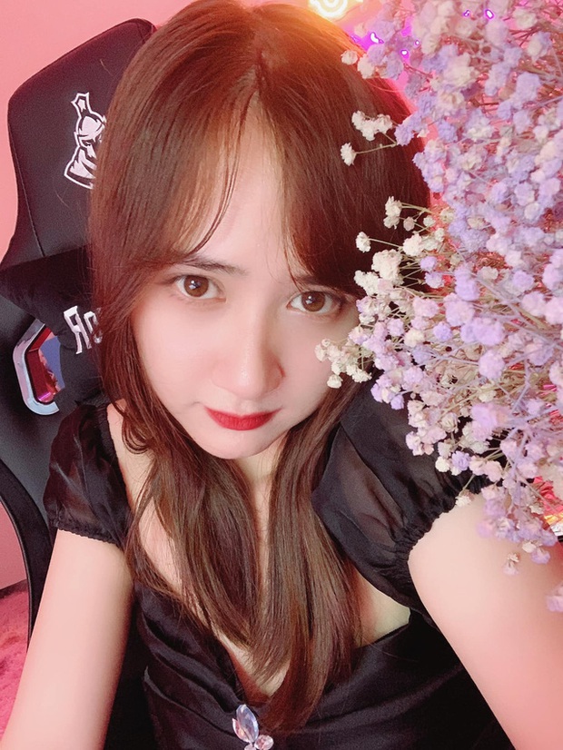 Gái xinh Tốc Chiến “đọ sắc”: Từ nữ game thủ sexy đến HLV cá tính tụ hội! - Ảnh 13. Gái xinh Tốc Chiến “đọ sắc”: Từ nữ game thủ sexy đến HLV cá tính tụ hội! - Ảnh 13.