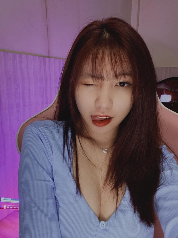 Gái xinh Tốc Chiến “đọ sắc”: Từ nữ game thủ sexy đến HLV cá tính tụ hội! - Ảnh 5. Gái xinh Tốc Chiến “đọ sắc”: Từ nữ game thủ sexy đến HLV cá tính tụ hội! - Ảnh 5.