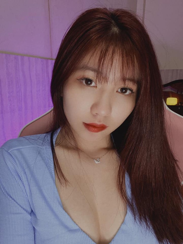 Gái xinh Tốc Chiến “đọ sắc”: Từ nữ game thủ sexy đến HLV cá tính tụ hội! - Ảnh 6. Gái xinh Tốc Chiến “đọ sắc”: Từ nữ game thủ sexy đến HLV cá tính tụ hội! - Ảnh 6.