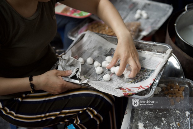Hà Nội lại bước vào một mùa Tết Hàn thực vui như trảy hội: Ở đâu có bánh trôi, bánh chay là ở đó tưng bừng! - Ảnh 5.