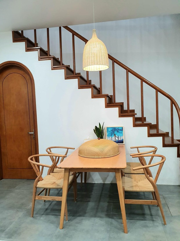 Ra ở riêng, vợ chồng xây căn nhà 4 tầng thơ mộng như homestay Đà Lạt, kể tai nạn thợ xây tự ý sửa bản vẽ - Ảnh 4.