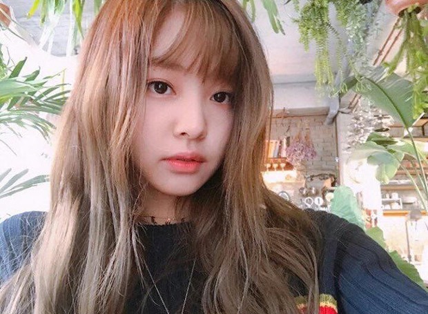 Jennie (BLACKPINK) tóc mới xinh điên đảo, background sến súa cũng được sang chảnh hóa thế này bảo sao được gọi là công chúa YG - Ảnh 13.