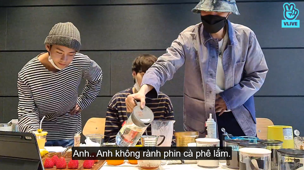 Idol toàn cầu lần đầu pha cà phê phin kiểu: phin một nơi, ly một ngả, kết quả lại có vị như... thuốc bắc - Ảnh 6.