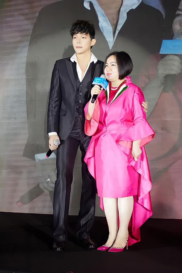 Nathan Lee: Gia thế, tài sản khủng nhưng chỉ được nhắc đến bằng loạt thị phi, có đang dùng Ngọc Trinh để trở lại Vbiz? - Ảnh 16. Nathan Lee: Gia thế, tài sản khủng nhưng chỉ được nhắc đến bằng loạt thị phi, có đang dùng Ngọc Trinh để trở lại Vbiz? - Ảnh 16.