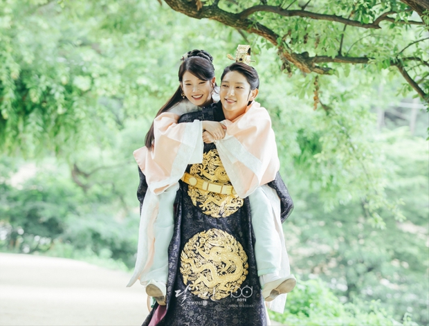 IU - Lee Jun Ki lần đầu tiết lộ Moon Lovers lẽ ra kết thúc có hậu, netizen dậy sóng trả lại nước mắt đây - Ảnh 6. IU - Lee Jun Ki lần đầu tiết lộ Moon Lovers lẽ ra kết thúc có hậu, netizen dậy sóng trả lại nước mắt đây - Ảnh 6.