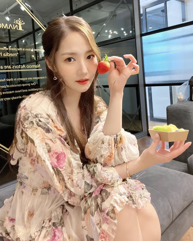 Style của Park Min Young ngày càng thăng hạng dữ dội, hay là yêu rồi nên vậy? - Ảnh 5.