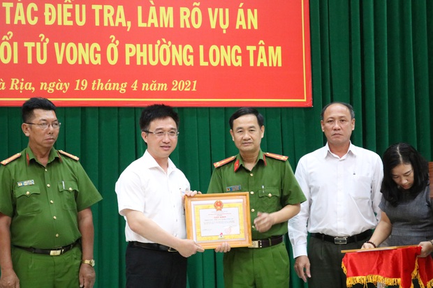 Vụ bé gái 5 tuổi bị sát hại, hiếp dâm: Công an đang xác minh, làm rõ vai trò của vợ đối tượng Dũng - Ảnh 4. Vụ bé gái 5 tuổi bị sát hại, hiếp dâm: Công an đang xác minh, làm rõ vai trò của vợ đối tượng Dũng - Ảnh 4.