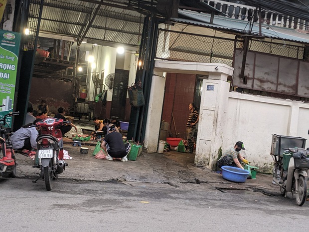 Ám ảnh những tiếng kêu la trong đêm từ lò mổ hoạt động trái phép giữa khu dân cư - Ảnh 3. Ám ảnh những tiếng kêu la trong đêm từ lò mổ hoạt động trái phép giữa khu dân cư - Ảnh 3.
