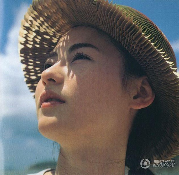 Tái hiện lại bộ ảnh kinh điển 22 năm về trước, nhan sắc của Trương Bá Chi còn khuynh đảo showbiz? - Ảnh 3. Tái hiện lại bộ ảnh kinh điển 22 năm về trước, nhan sắc của Trương Bá Chi còn khuynh đảo showbiz? - Ảnh 3.
