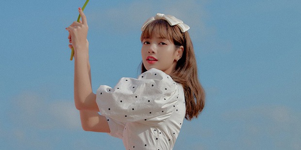 Cuối cùng YG cũng lên tiếng về chuyện Lisa (BLACKPINK) ra mắt solo, fan nghe xong tự biết nên làm gì luôn! - Ảnh 3. Cuối cùng YG cũng lên tiếng về chuyện Lisa (BLACKPINK) ra mắt solo, fan nghe xong tự biết nên làm gì luôn! - Ảnh 3.