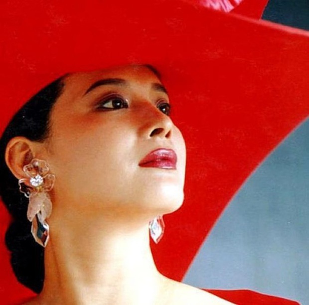 Nữ yêu tinh xinh đẹp, giàu có nhất đoàn làm phim Tây Du Ký 1986 - Ảnh 4. Nữ yêu tinh xinh đẹp, giàu có nhất đoàn làm phim Tây Du Ký 1986 - Ảnh 4.