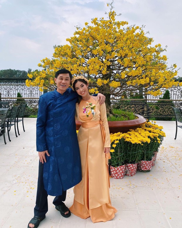 Chuyện phía sau chuyên cơ 10 tỷ đưa ái nữ tỷ phú Johnathan Hạnh Nguyễn về nước: Không phải là mình có tiền nhưng con nói chỉ muốn chết thôi - Ảnh 2. Chuyện phía sau chuyên cơ 10 tỷ đưa ái nữ tỷ phú Johnathan Hạnh Nguyễn về nước: Không phải là mình có tiền nhưng con nói chỉ muốn chết thôi - Ảnh 2.