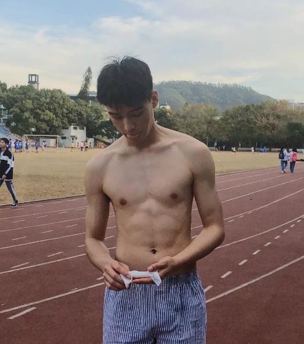 Xịt máu mũi với những lần khoe cơ bắp cuồn cuộn của mỹ nam Cbiz: Lý Hiện đã nóng bỏng, Huỳnh Hiểu Minh U45 còn mlem hơn - Ảnh 26. Xịt máu mũi với những lần khoe cơ bắp cuồn cuộn của mỹ nam Cbiz: Lý Hiện đã nóng bỏng, Huỳnh Hiểu Minh U45 còn mlem hơn - Ảnh 26.